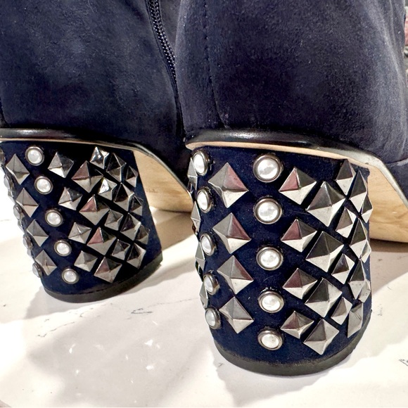 Guess Women's Blue Suede Stud Heeled Ankle Boots NWOT - Picture 3 of 12